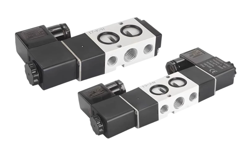 AirTAC 4M31008B 5/2-Way Single-Solenoid Valve
